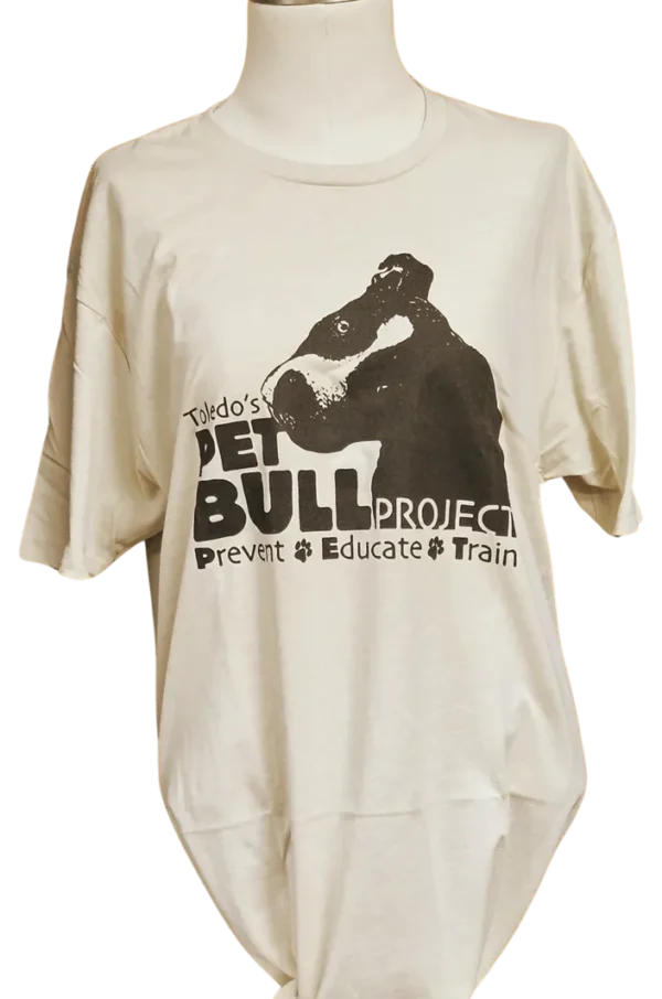 A t-shirt with an animal on it.
